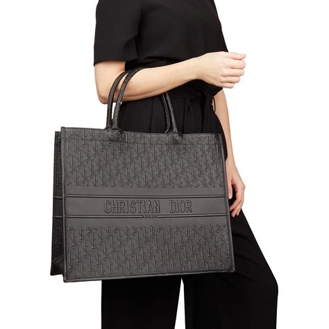 black dior tote
